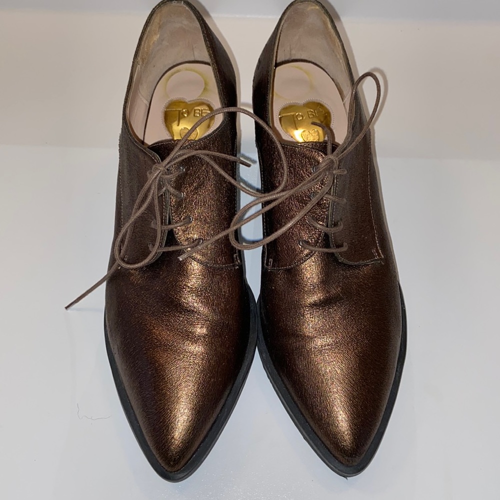 Chunky heel lace up shoes. Made in Spain